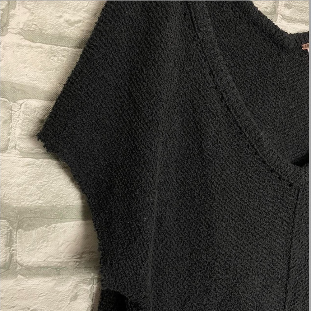 RESERVED ๐ค FREE PEOPLE cap sleeve oversized v neck sweater small ๐ค - Picture 7 of 7